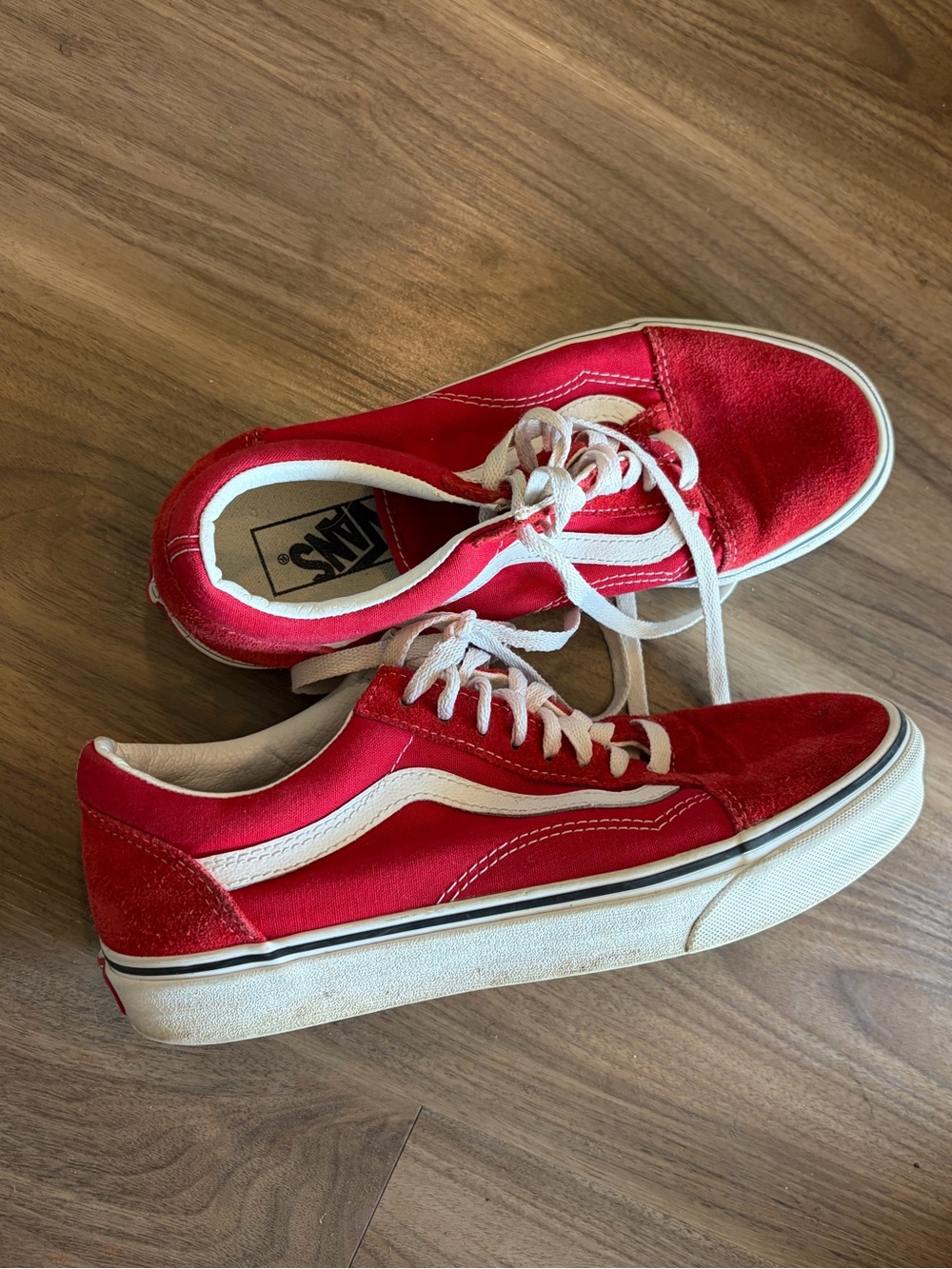 Vans low-top sneakers in red and white